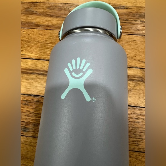 Hydro Flask Movement Series - Picture 4 of 8